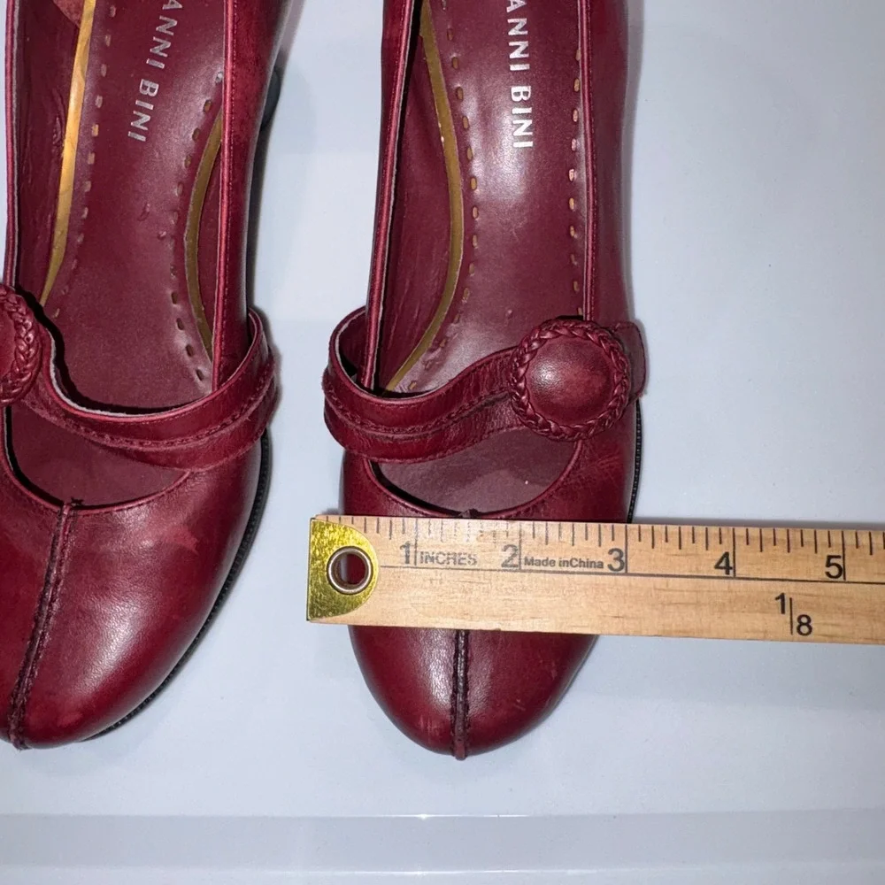 Leather Mary Jane Kitten Heel Pumps Red Womens 7.5 Gianni Bini